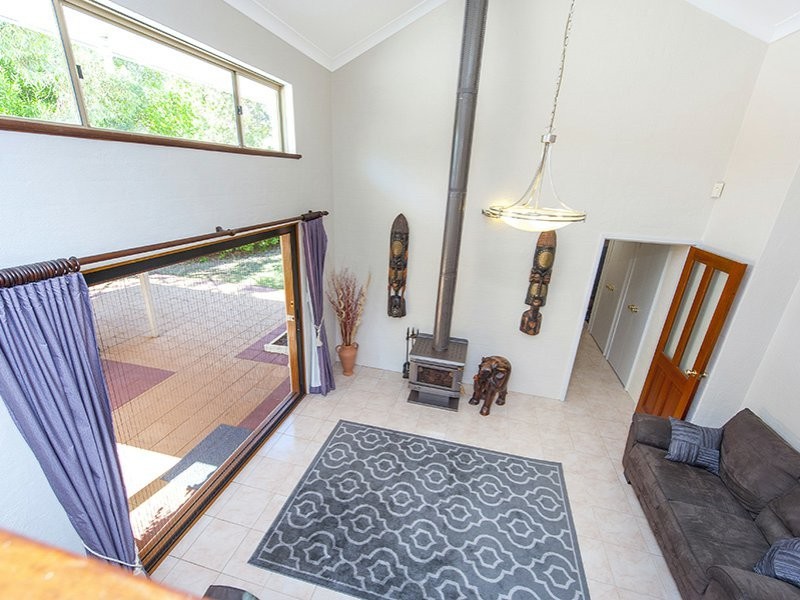 12 Mardolf Street, Lesmurdie WA 6076