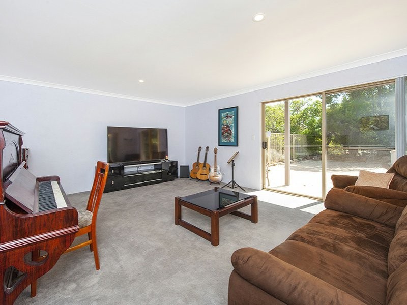 12 Mardolf Street, Lesmurdie WA 6076