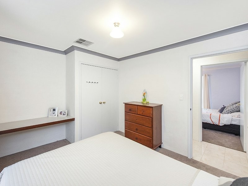 12 Mardolf Street, Lesmurdie WA 6076