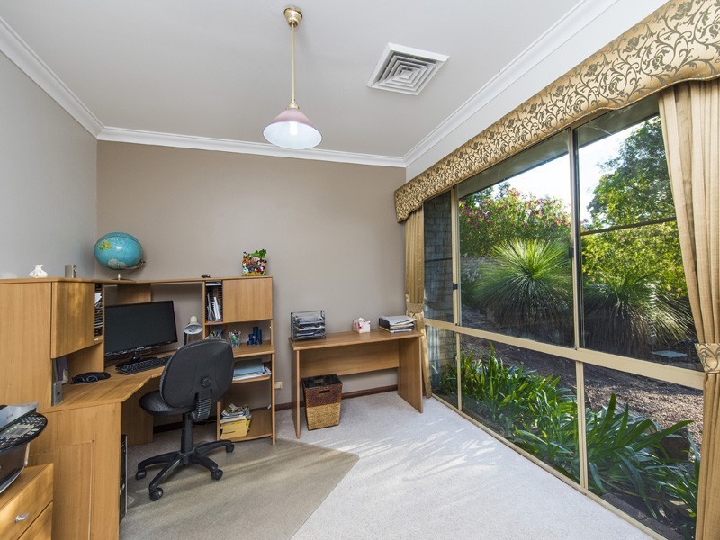 26 Dale Drive, Gooseberry Hill WA 6076