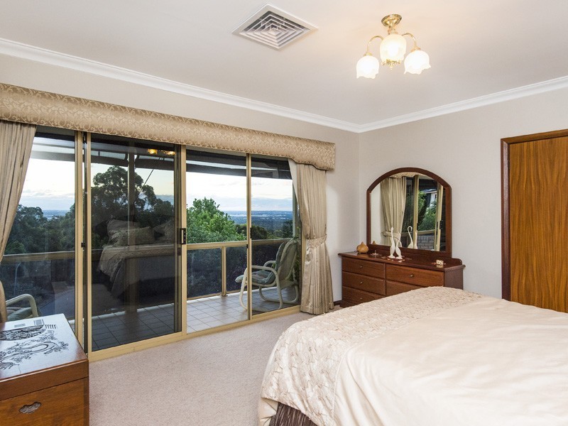 26 Dale Drive, Gooseberry Hill WA 6076