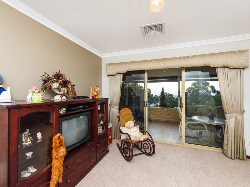 26 Dale Drive, Gooseberry Hill WA 6076