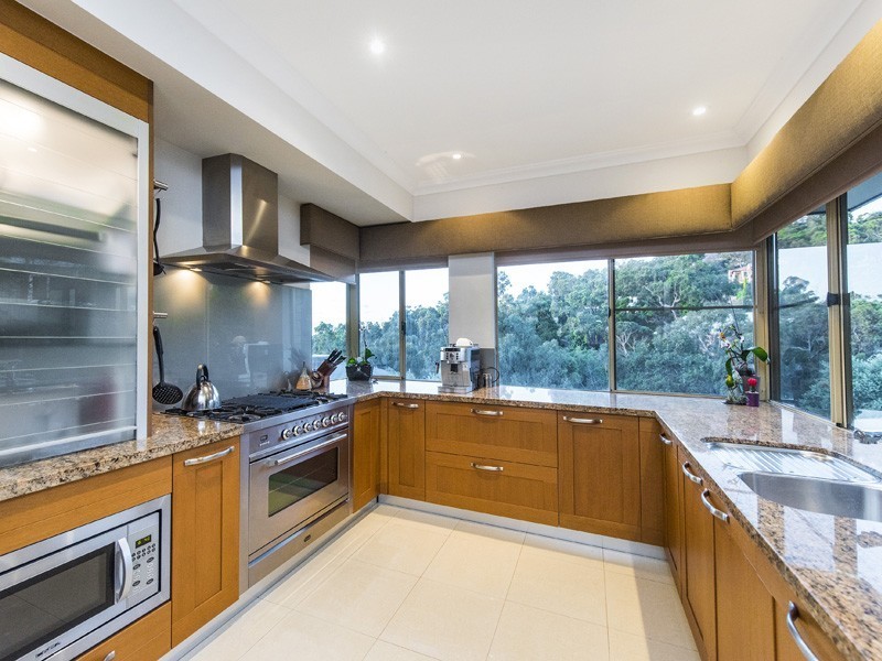 26 Dale Drive, Gooseberry Hill WA 6076