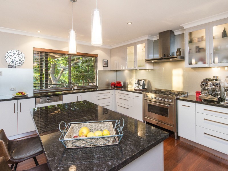 36 Albert Road, Lesmurdie WA 6076