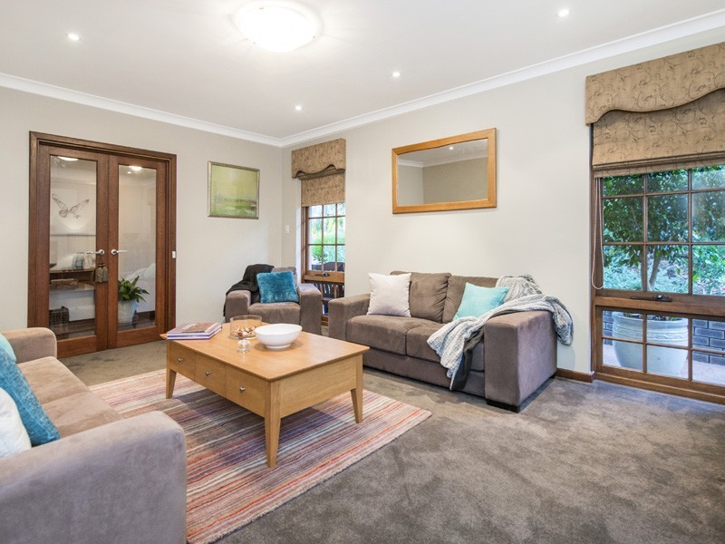 36 Albert Road, Lesmurdie WA 6076