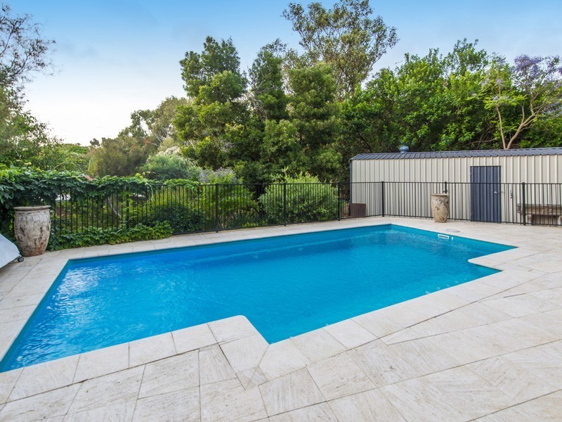 36 Albert Road, Lesmurdie WA 6076