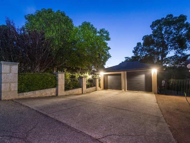 36 Albert Road, Lesmurdie WA 6076