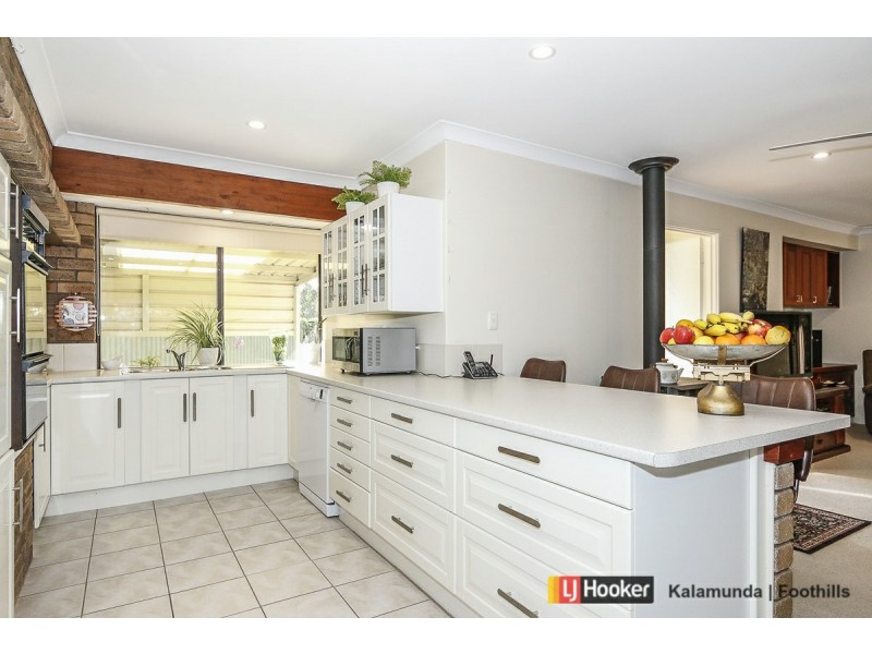 55 Kathleen Road, Lesmurdie WA 6076