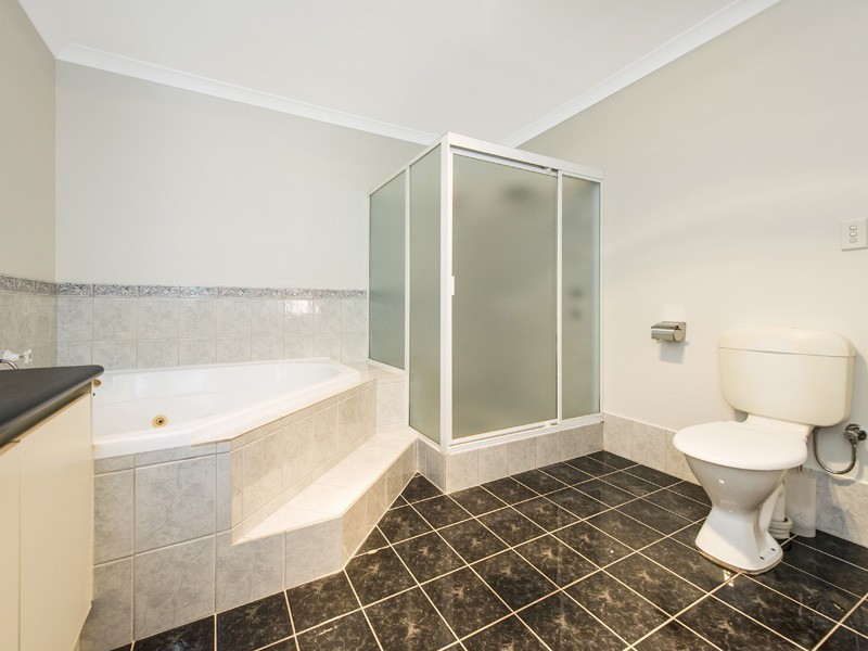 31 Feeney Gardens, High Wycombe WA 6057