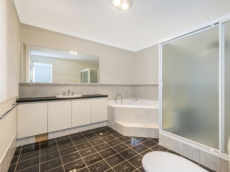 31 Feeney Gardens, High Wycombe WA 6057