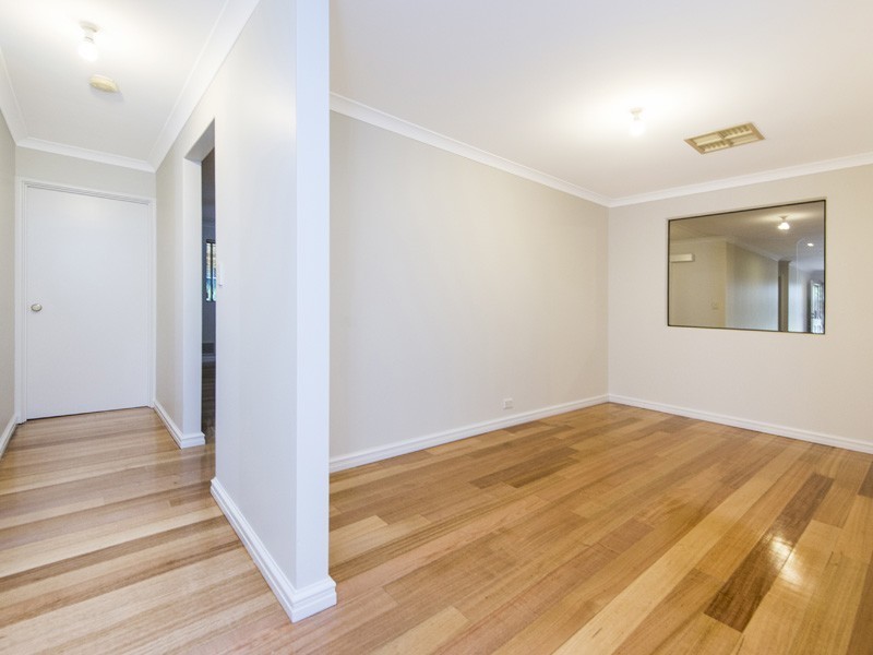 31 Feeney Gardens, High Wycombe WA 6057