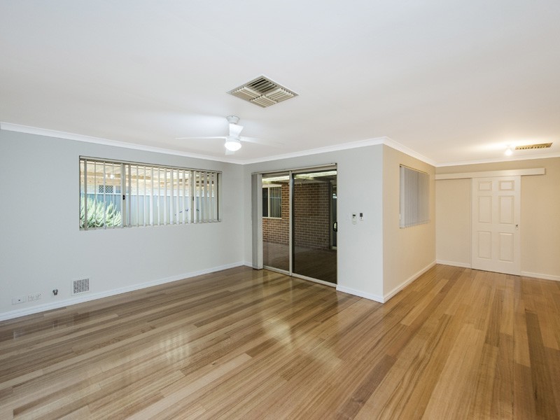 31 Feeney Gardens, High Wycombe WA 6057