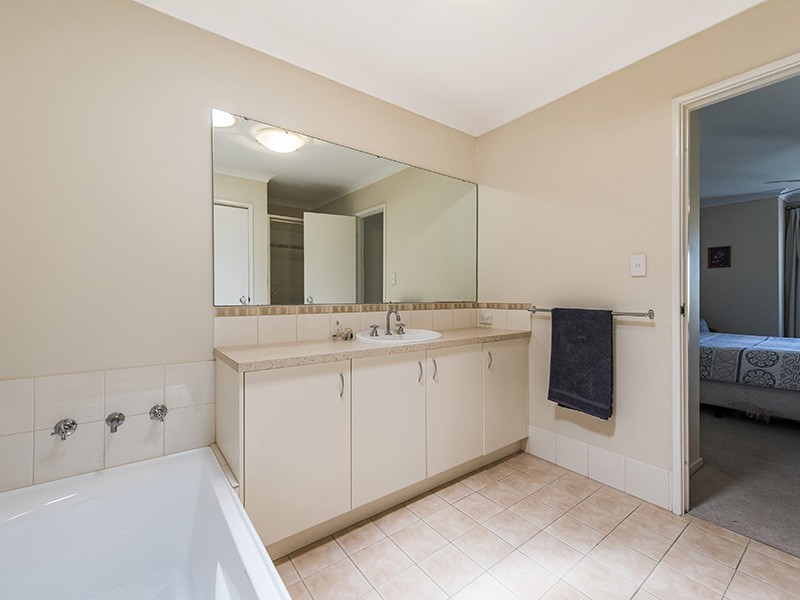 34 Harberton Parkway, Ellenbrook WA 6069