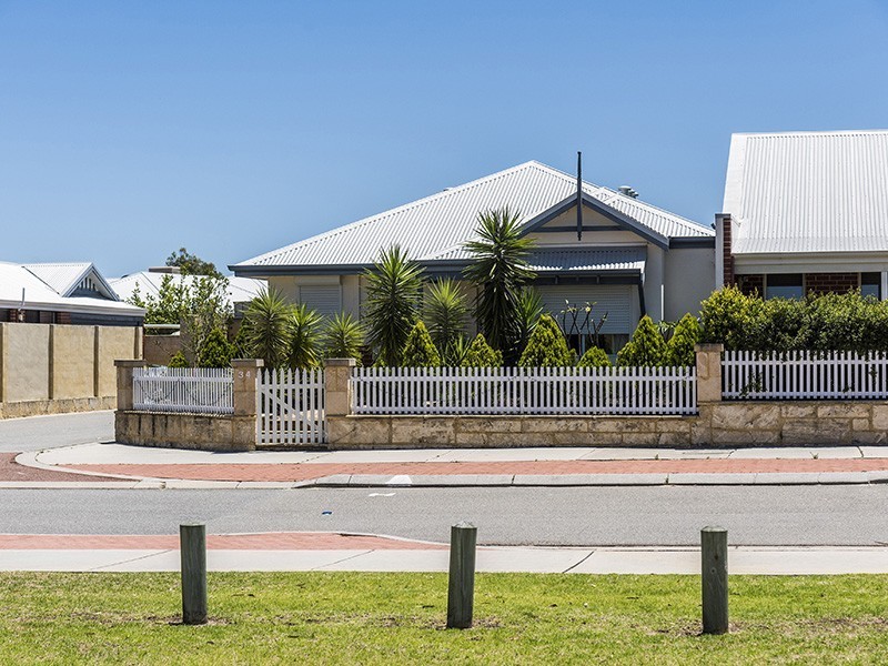 34 Harberton Parkway, Ellenbrook WA 6069