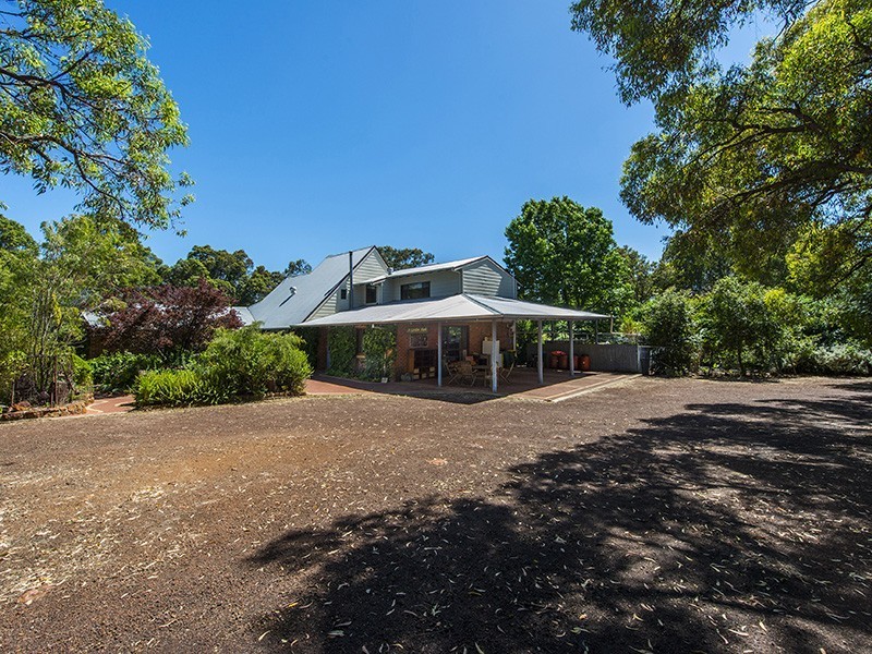 16 Nelson Street, Bedfordale WA 6112