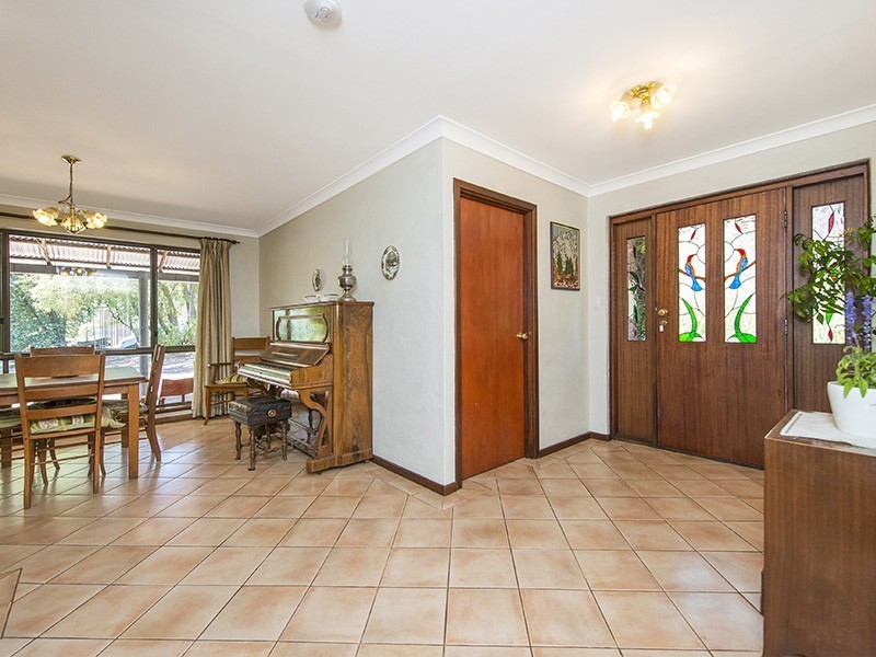 16 Nelson Street, Bedfordale WA 6112