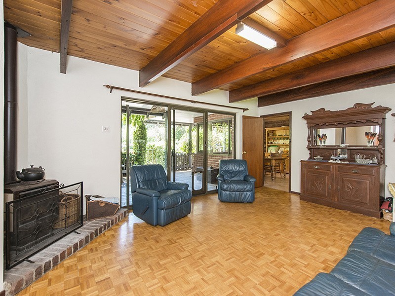 16 Nelson Street, Bedfordale WA 6112