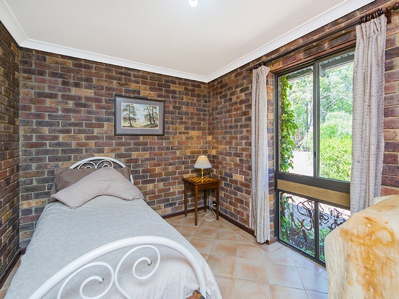 16 Nelson Street, Bedfordale WA 6112