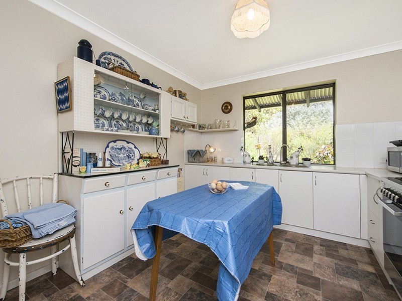 16 Nelson Street, Bedfordale WA 6112