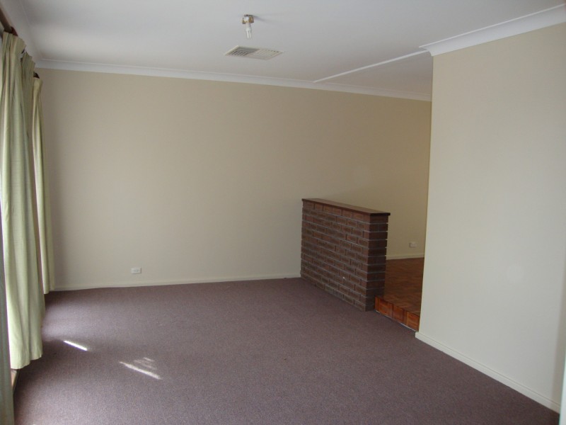 13 Larix Way, Forrestfield WA 6058