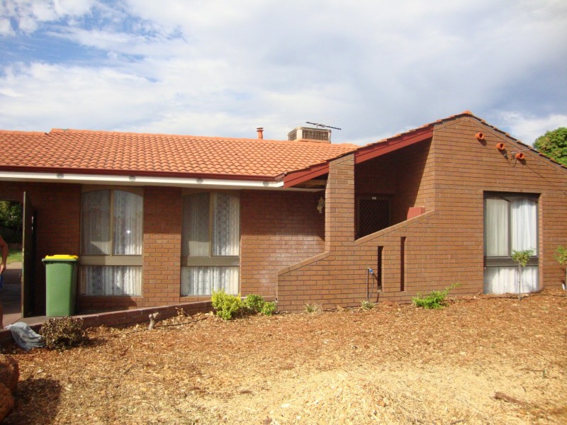 13 Larix Way, Forrestfield WA 6058