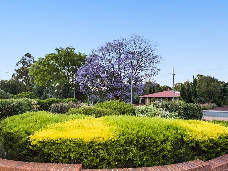 30 Rootes Road, Lesmurdie WA 6076