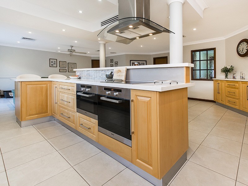 30 Rootes Road, Lesmurdie WA 6076