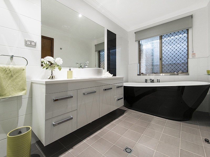 30 Rootes Road, Lesmurdie WA 6076