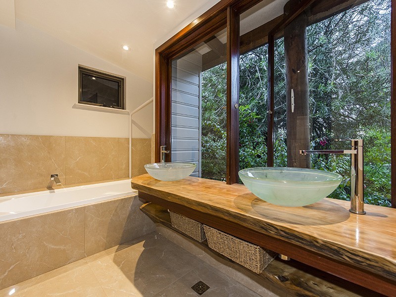 31 Benbullen Road, Kalamunda WA 6076