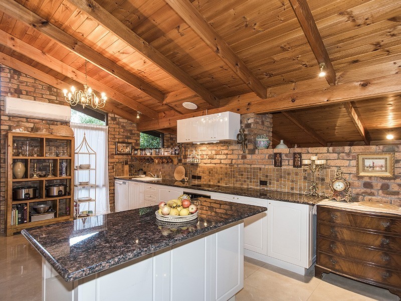 31 Benbullen Road, Kalamunda WA 6076