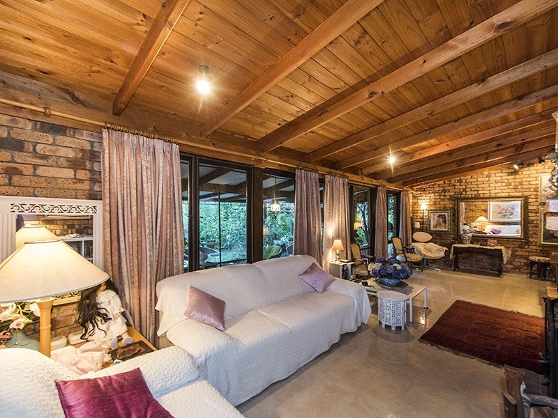 31 Benbullen Road, Kalamunda WA 6076