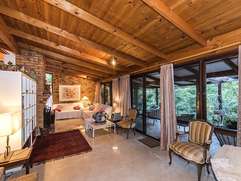 31 Benbullen Road, Kalamunda WA 6076