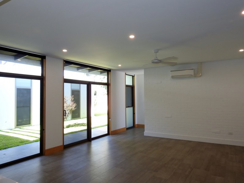 14 White Road, Kalamunda WA 6076