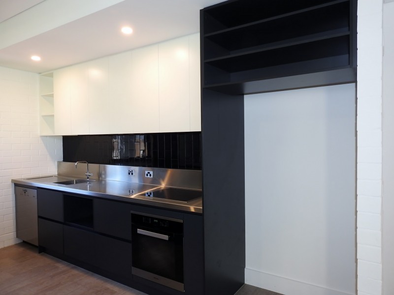 14 White Road, Kalamunda WA 6076