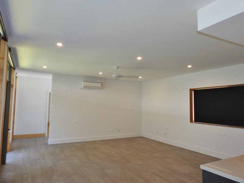 14 White Road, Kalamunda WA 6076