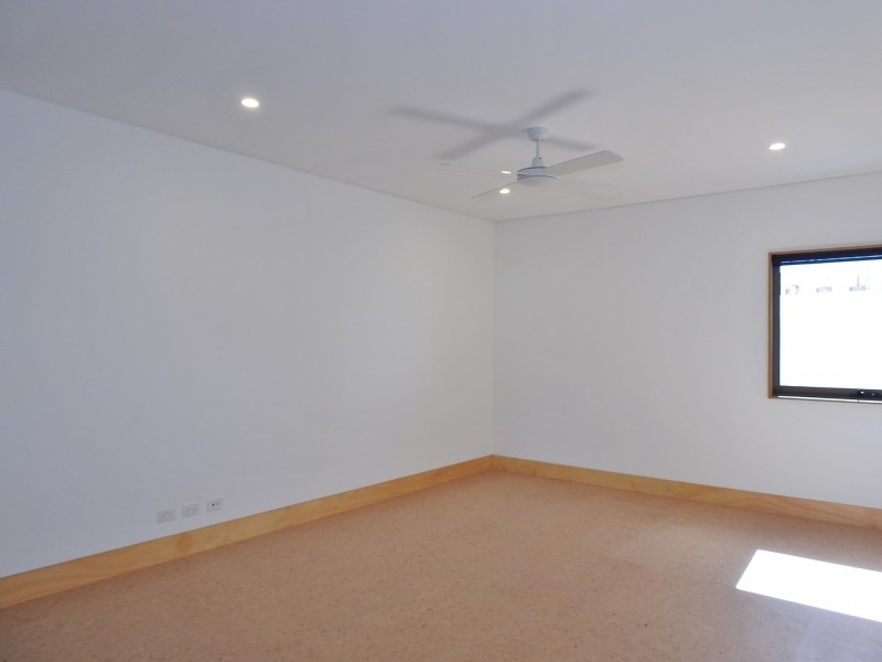 14 White Road, Kalamunda WA 6076