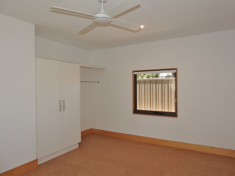 14 White Road, Kalamunda WA 6076