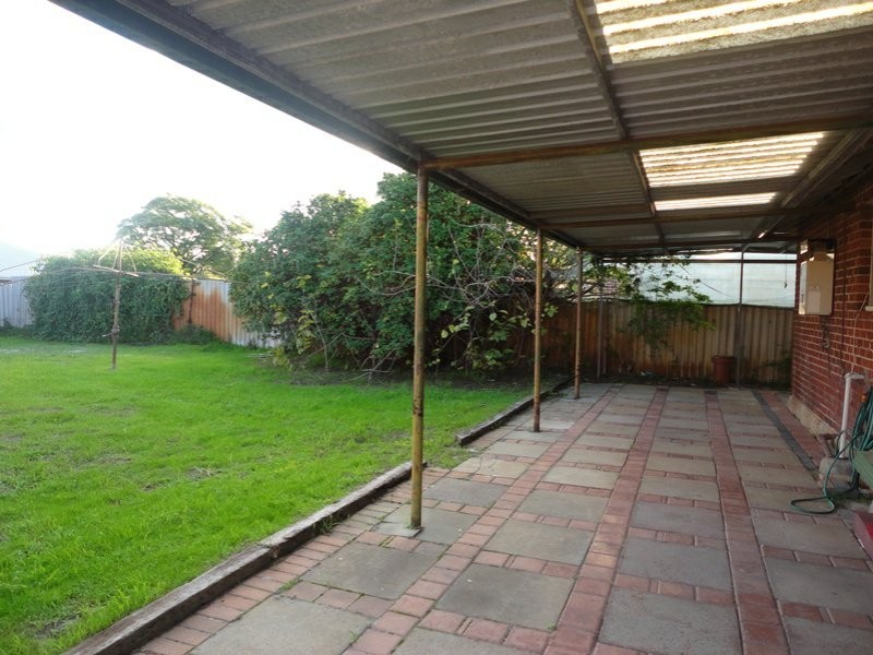132 Knutsford Avenue, Rivervale WA 6103