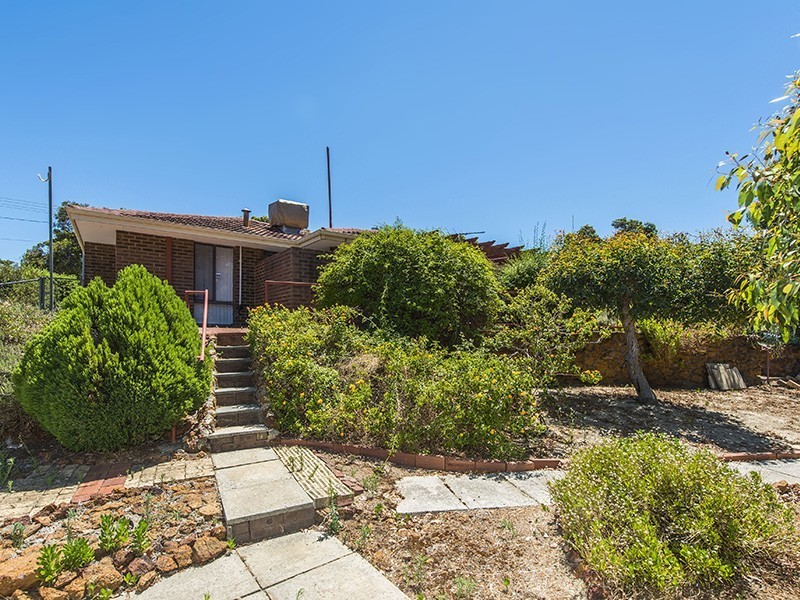 7 Urch Road, Kalamunda WA 6076