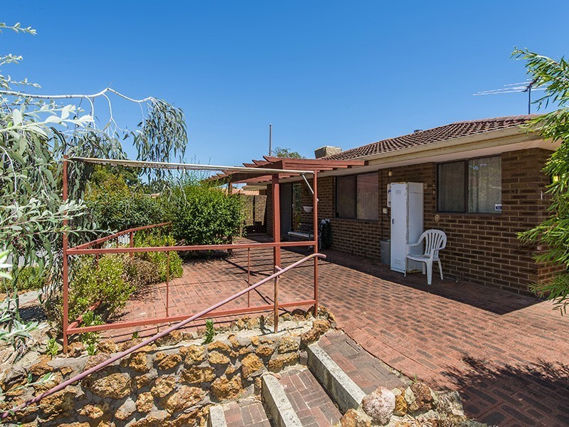 7 Urch Road, Kalamunda WA 6076