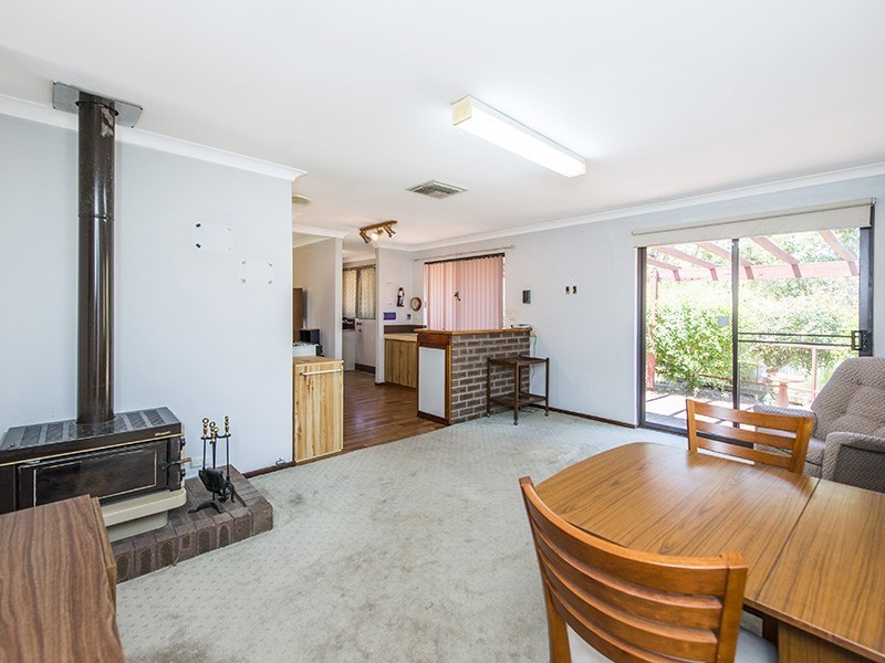 7 Urch Road, Kalamunda WA 6076