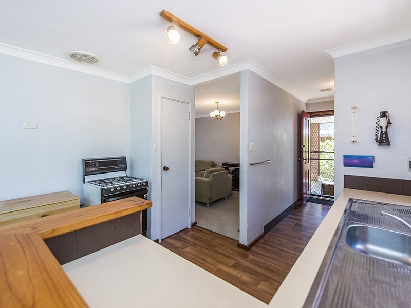 7 Urch Road, Kalamunda WA 6076