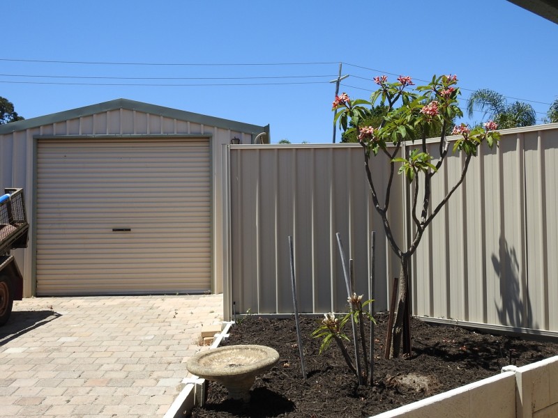 14 Coola Place, High Wycombe WA 6057