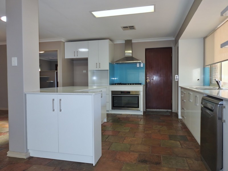 14 Coola Place, High Wycombe WA 6057