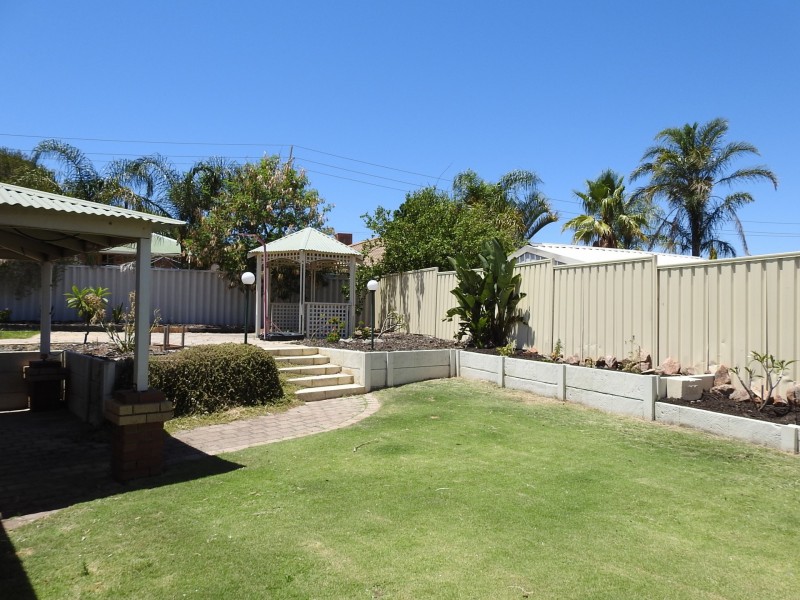 14 Coola Place, High Wycombe WA 6057