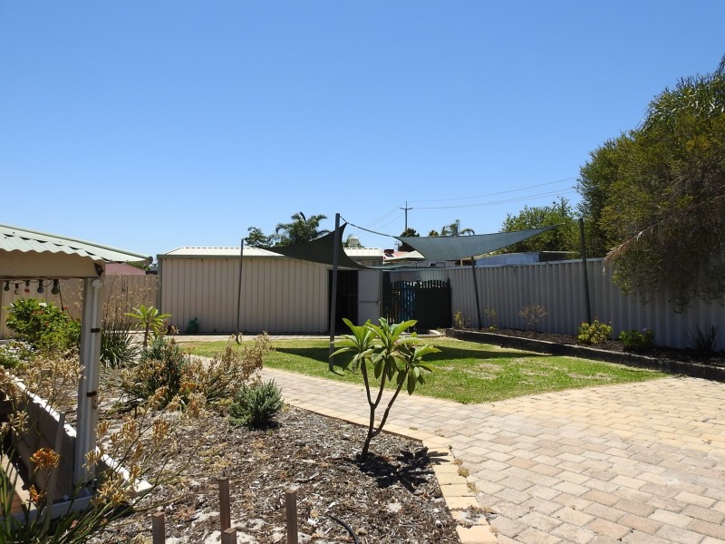 14 Coola Place, High Wycombe WA 6057