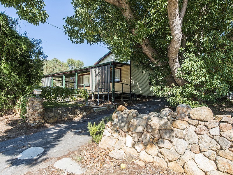 33 Marriott Road, Boya WA 6056