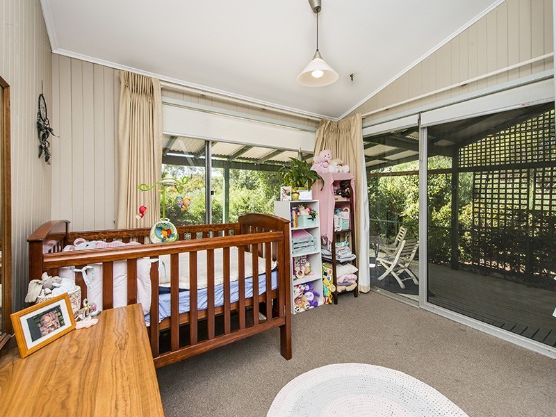 33 Marriott Road, Boya WA 6056