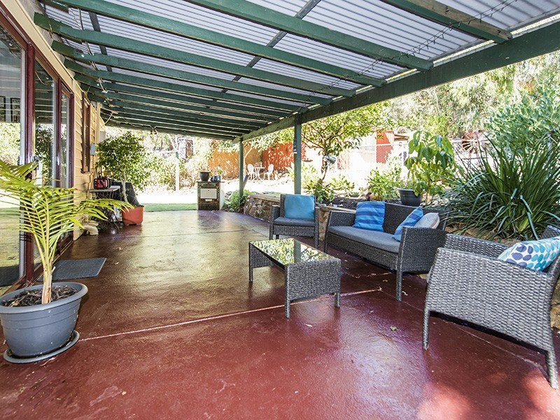 33 Marriott Road, Boya WA 6056