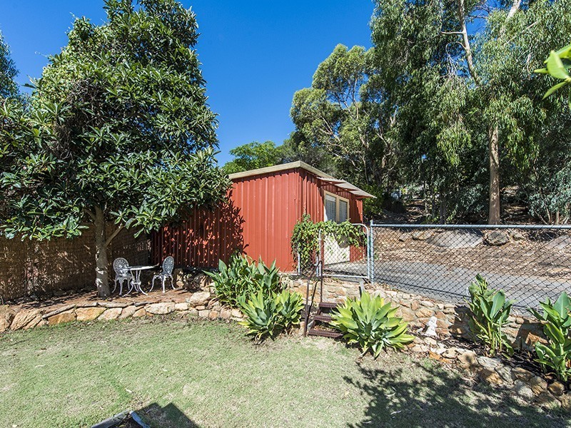 33 Marriott Road, Boya WA 6056